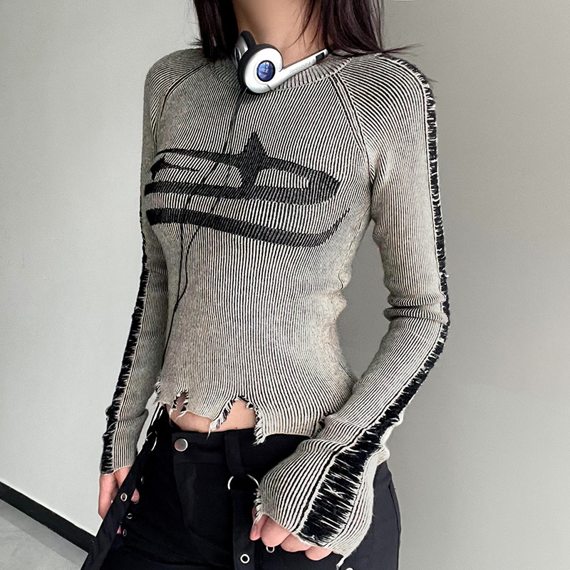 Patrizia - Slim-Fit Pullover mit Rissen und Ziernähten