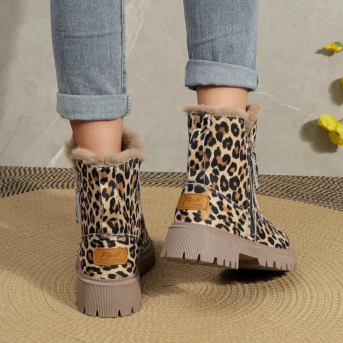 ÉLODIE | Trendige Leopardenstiefel für ein statementstarkes Outfit