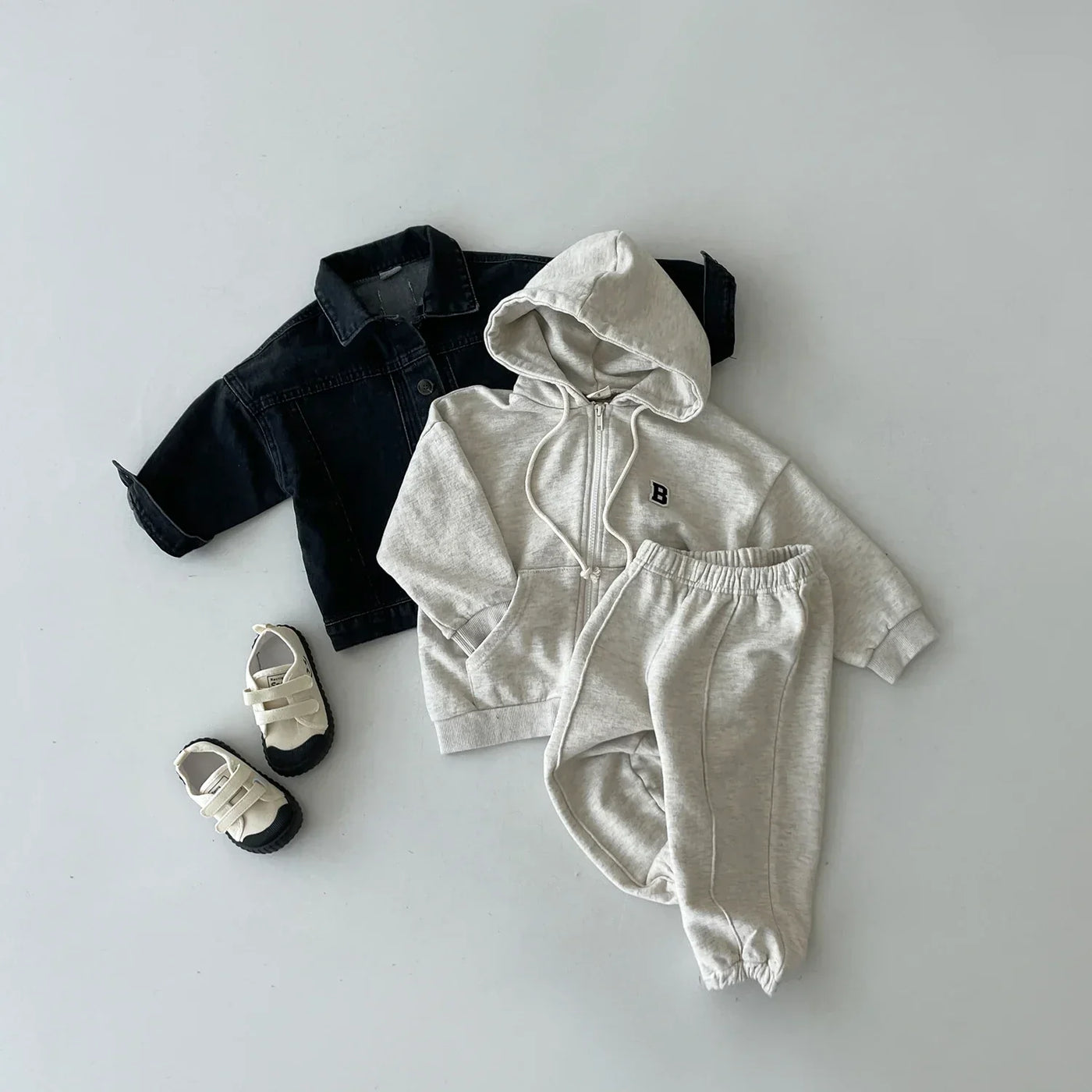 CASPAR| Sportliches Jogging-Set für kleine Entdecke