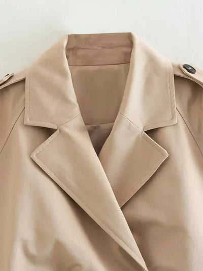 LILLY | Eleganter Trenchcoat in kurzer Form für Damen