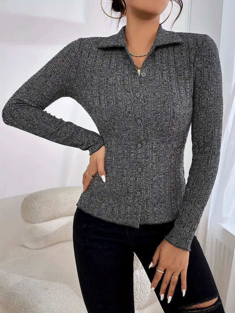 Rita - Schmal geschnittene Strickjacke mit edler Knopfleiste