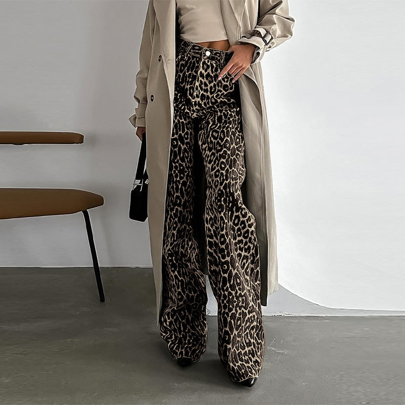 LARA - Schlaghose mit hohem Bund und Animal-Print